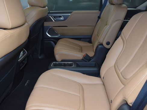 Certified 2025 INFINITI QX80 Sensory image 16