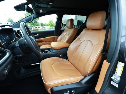 Used 2022 Chrysler Pacifica Pinnacle FWD image 26