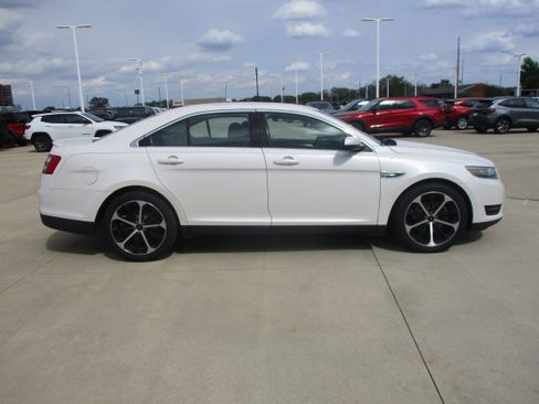 Used 2016 Ford Taurus SEL w/ Equipment Group 201A FWD image 6
