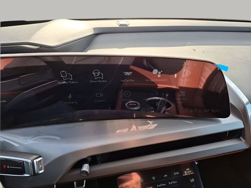 New 2026 Cadillac Vistiq Premium Luxury w/ LPO, Floor Liner Package AWD/4WD image 39