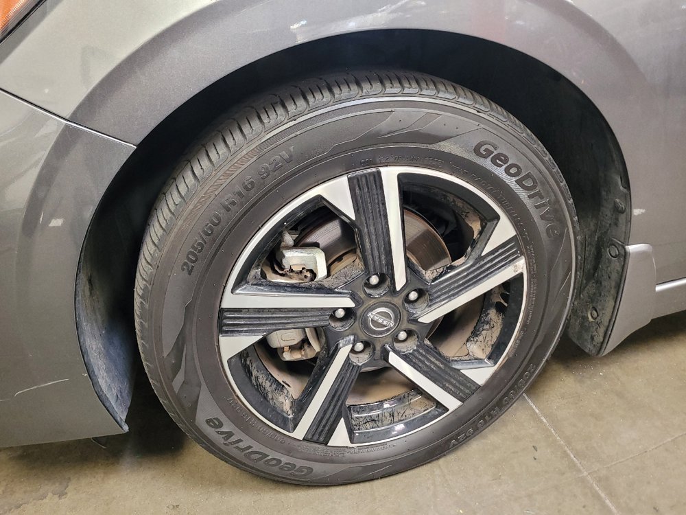 Used 2024 Nissan Sentra SV FWD image 31