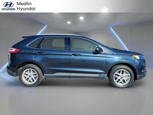 Used 2023 Ford Edge SEL image 2