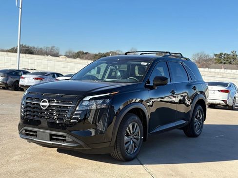 New 2026 Nissan Pathfinder SV image 4
