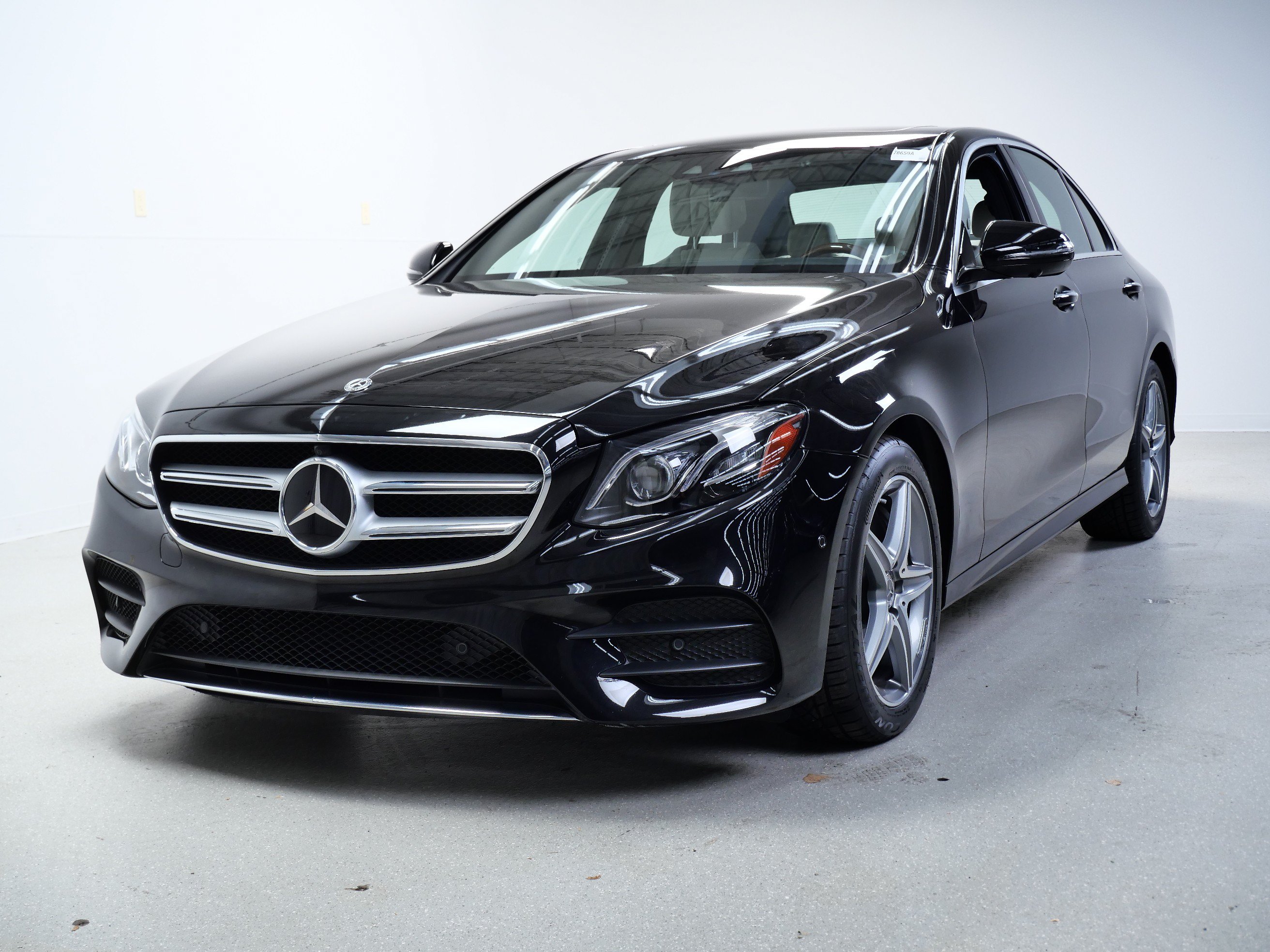 Used 2018 Mercedes-Benz E 400 4MATIC Sedan image 12