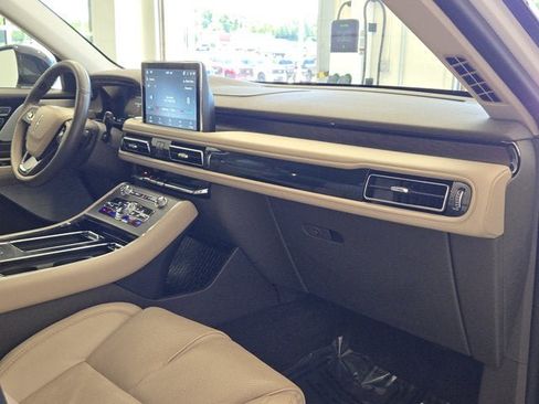 Used 2023 Lincoln Aviator Reserve w/ Equipment Group 201A AWD/4WD image 5