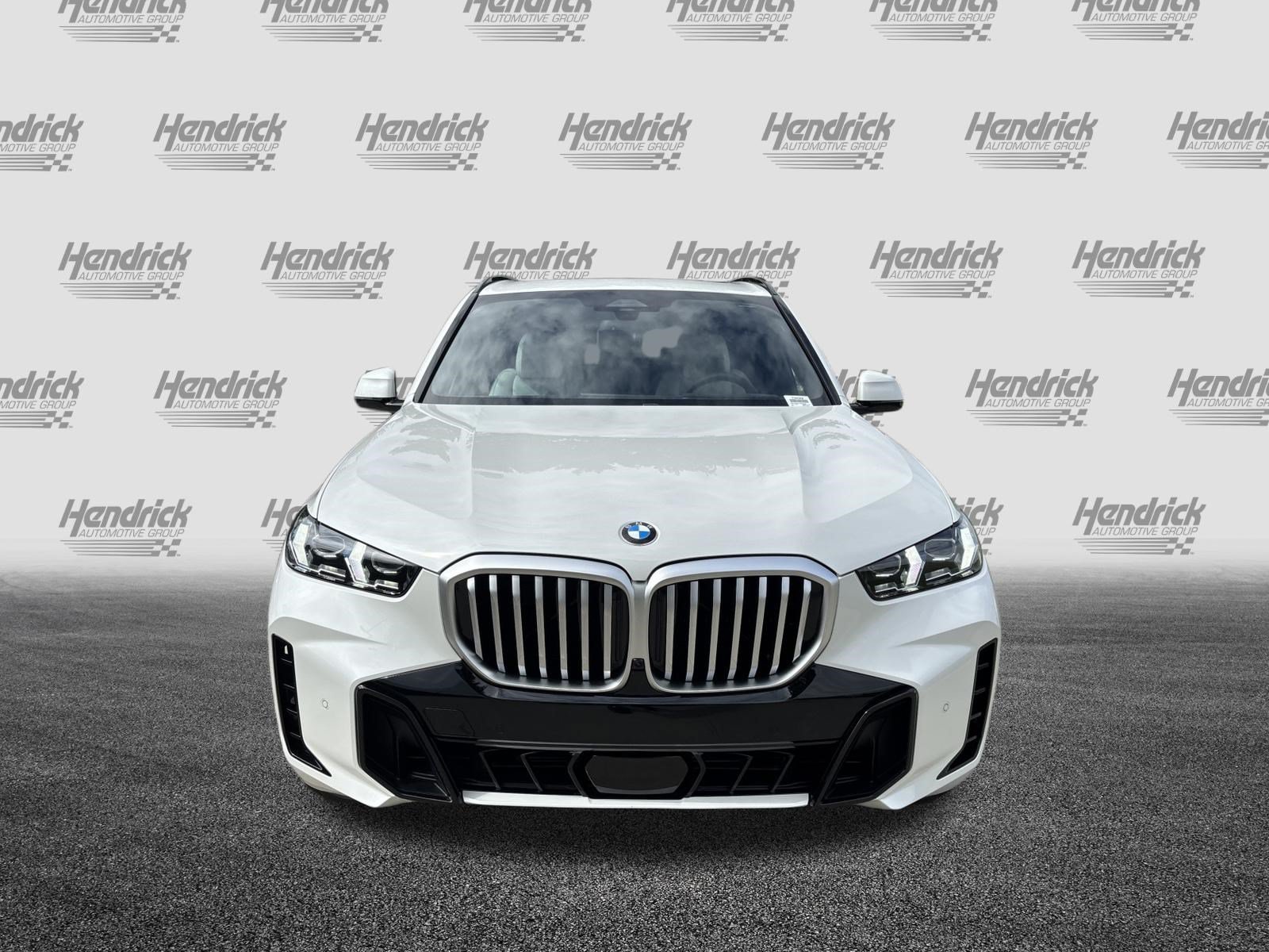 Certified 2026 BMW X5 xDrive40i w/ M Sport Package AWD/4WD image 3