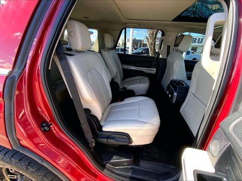Used 2018 Ford Expedition Platinum image 19