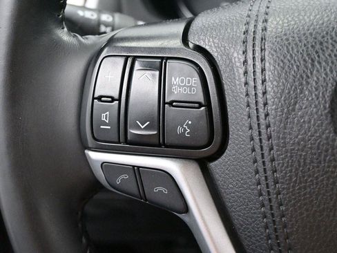 Used 2019 Toyota Highlander Limited AWD/4WD image 19