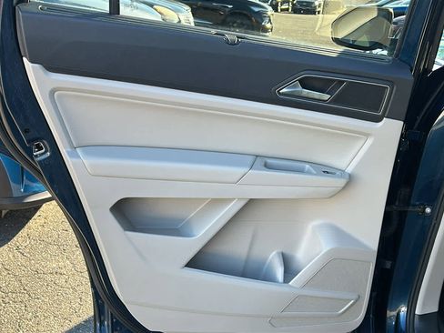 Used 2019 Volkswagen Atlas SE w/ Towing Package image 18