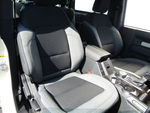 New 2025 Ford Bronco 2-Door image 8