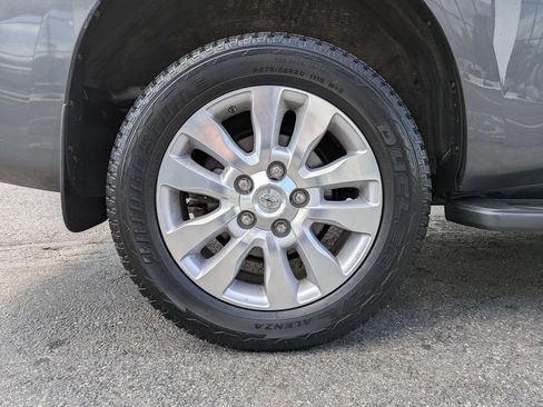 Used 2017 Toyota Sequoia Platinum AWD/4WD image 62