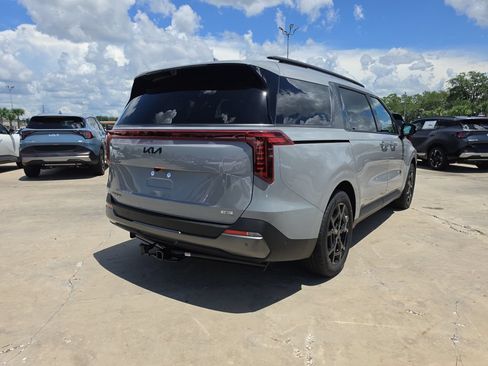 New 2027 Kia Carnival SX Prestige FWD image 8