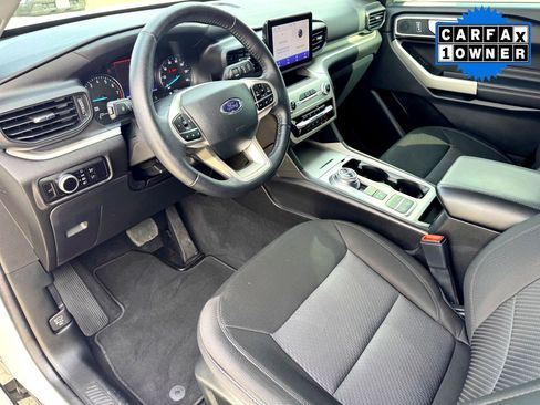 Used 2022 Ford Explorer XLT image 11