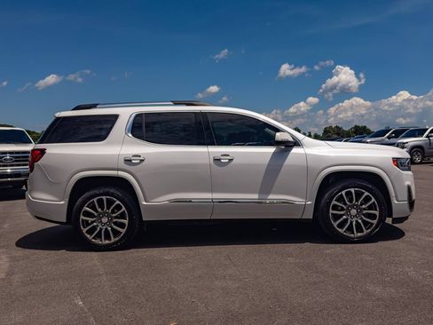 Used 2022 GMC Acadia Denali w/ Denali Ultimate Package AWD/4WD image 4