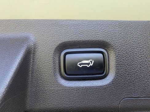 Used 2020 Hyundai Santa Fe SEL w/ Convenience Package image 25