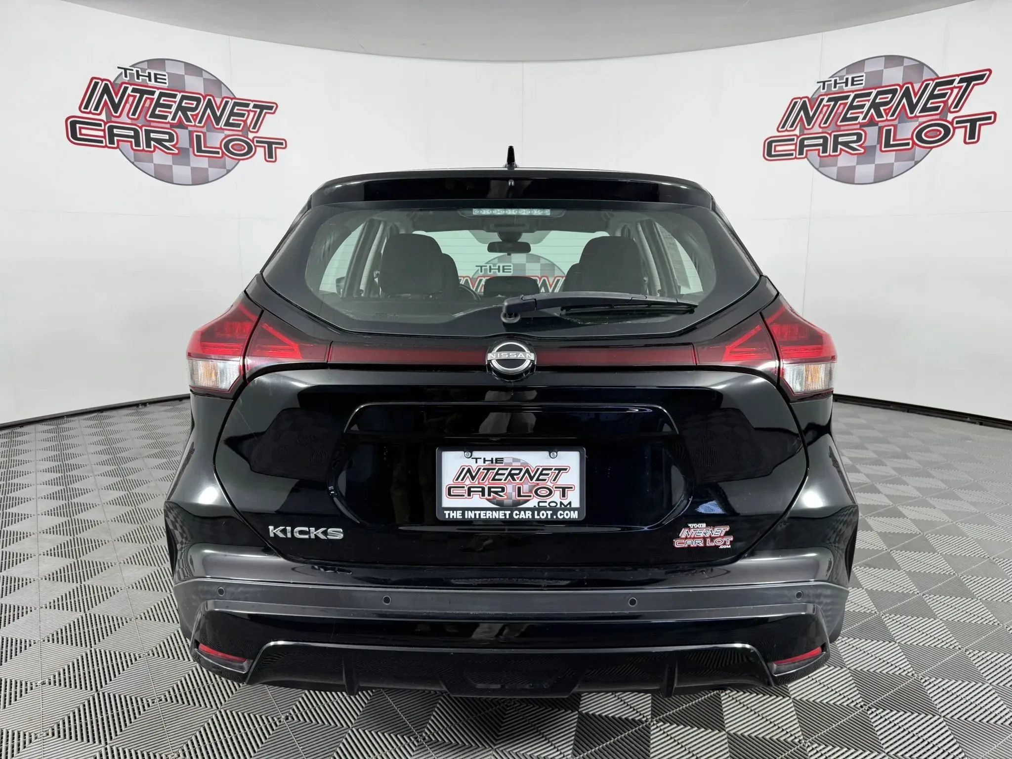 Used 2022 Nissan Kicks S FWD image 6