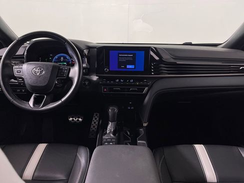 Certified 2025 Toyota Camry SE FWD image 14
