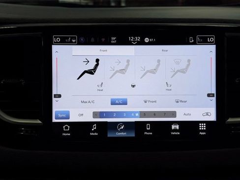 Used 2025 Chrysler Pacifica Select FWD image 37