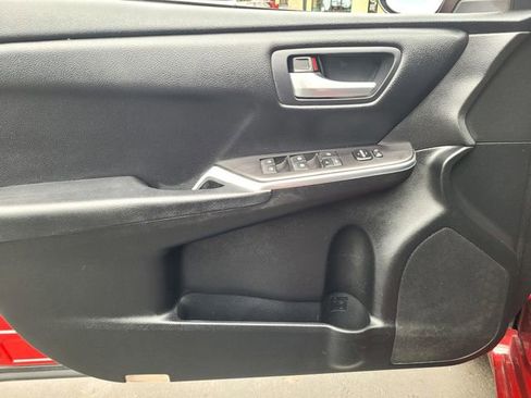 Certified 2017 Toyota Camry SE w/ Moonroof Package FWD image 22