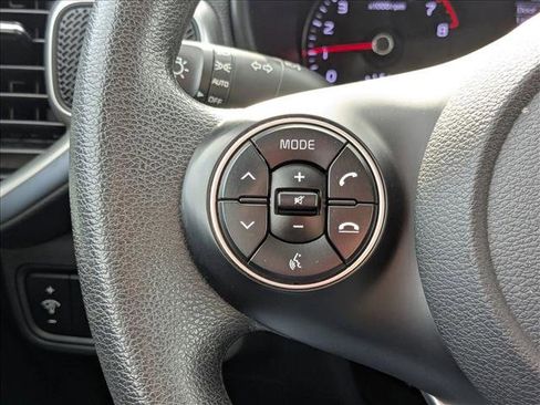 Used 2021 Kia Soul LX FWD image 12