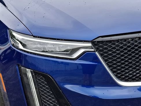 Certified 2024 Cadillac XT6 Sport w/ Technology Package AWD/4WD image 11