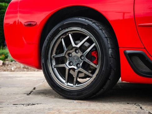 Used 2001 Chevrolet Corvette Z06 w/ Memory Pkg RWD image 43