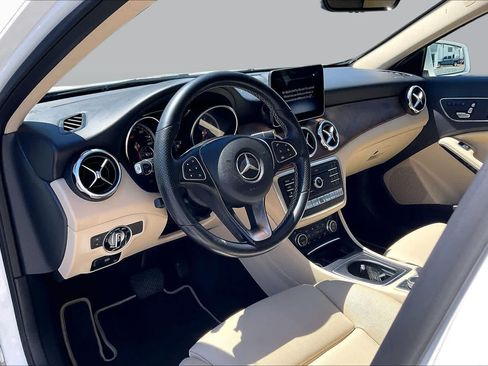 Used 2019 Mercedes-Benz GLA 250 4MATIC image 17
