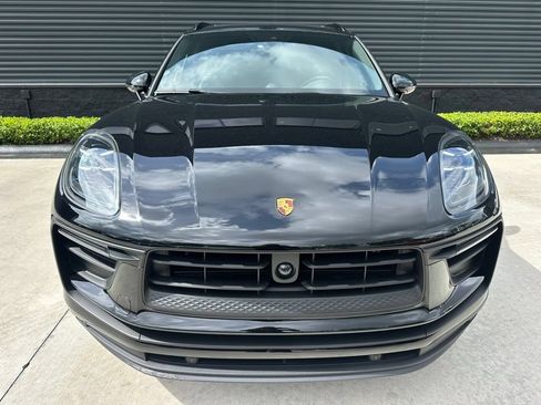 Certified 2026 Porsche Macan Turbo AWD/4WD image 8