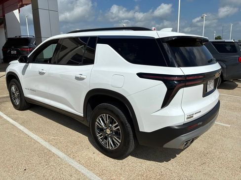 Used 2026 Chevrolet Traverse LT w/ Driver Confidence Package FWD image 4