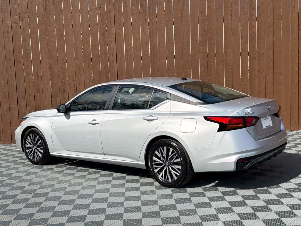Used 2026 Nissan Altima 2.5 SV FWD image 14
