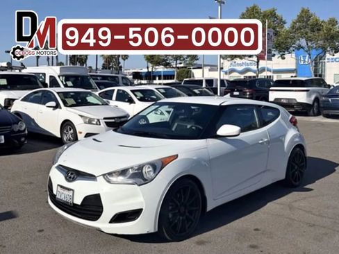 Used 2013 Hyundai Veloster FWD image 1