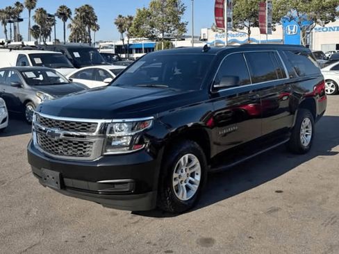 Used 2016 Chevrolet Suburban LS RWD image 3