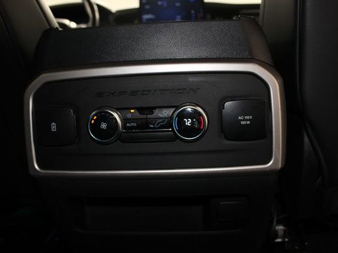 Used 2024 Ford Expedition XLT image 29