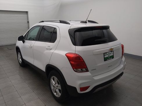 Used 2021 Chevrolet Trax LT w/ LT Convenience Package FWD image 5
