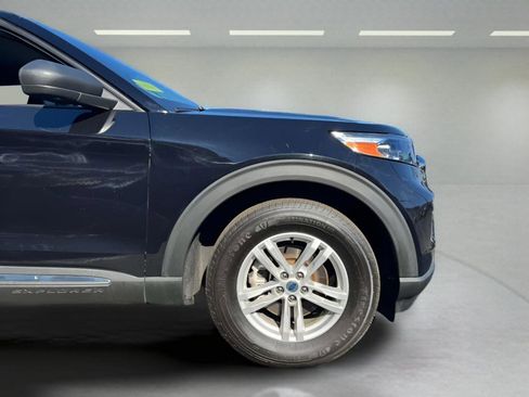 Used 2021 Ford Explorer XLT w/ Equipment Group 202A AWD/4WD image 27