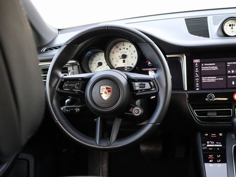 Used 2024 Porsche Macan GTS image 21