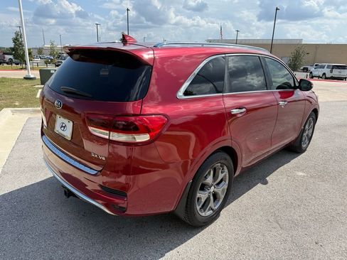 Used 2018 Kia Sorento SX image 5
