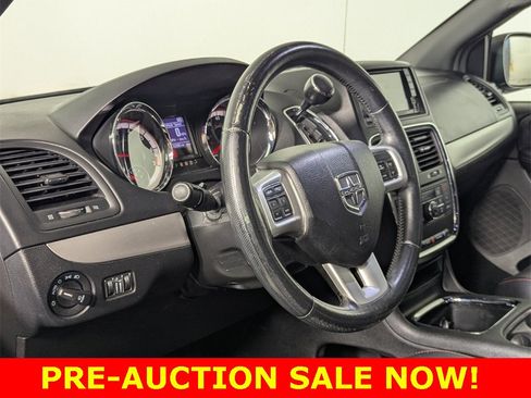 Used 2017 Dodge Grand Caravan GT image 11