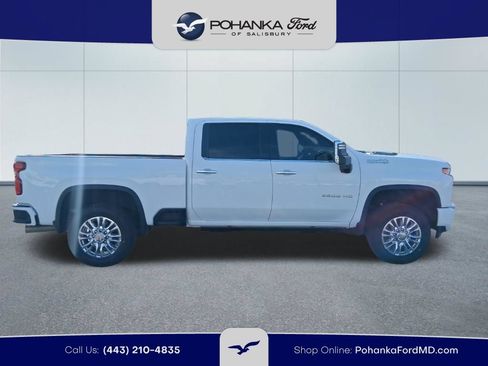 Used 2022 Chevrolet Silverado 2500 High Country w/ Safety Package II AWD/4WD image 4