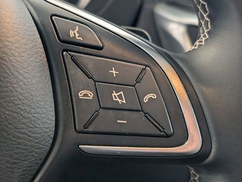 Used 2018 INFINITI QX30 FWD image 23
