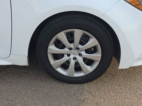 Used 2023 Toyota Corolla LE image 29