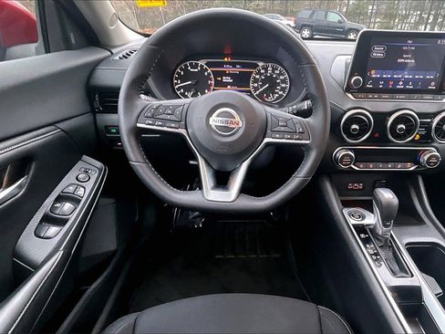 Used 2021 Nissan Sentra SV image 9