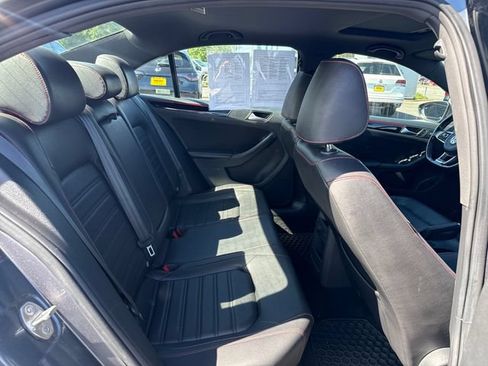 Used 2017 Volkswagen Jetta GLI FWD image 10