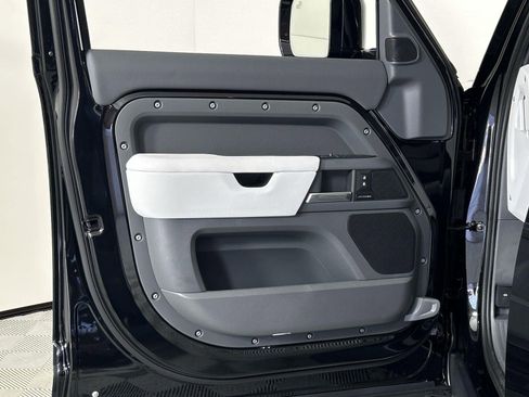 Certified 2025 Land Rover Defender 110 S image 20