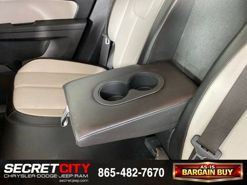 Used 2010 Chevrolet Equinox LT w/ Chrome Appearance Package AWD/4WD image 26