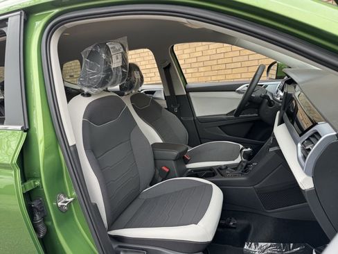 New 2026 Volkswagen Taos SE image 8