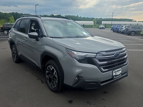 Used 2026 Subaru Forester Premium AWD/4WD image 3
