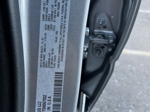 Used 2025 RAM 1500 Laramie image 13