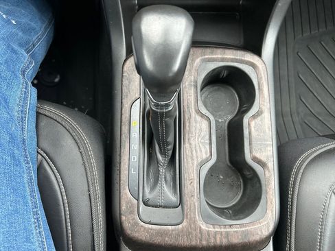 Used 2022 GMC Canyon Denali image 24