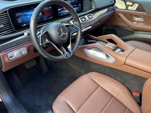 Used 2026 Mercedes-Benz GLS 450 4MATIC image 9